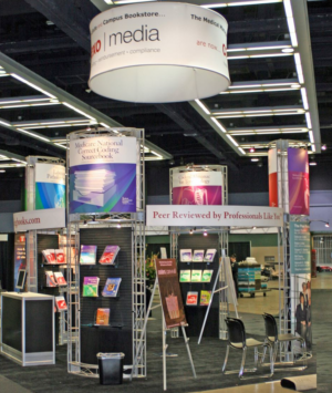 20x20 Presidio (Shown with optional hanging sign)